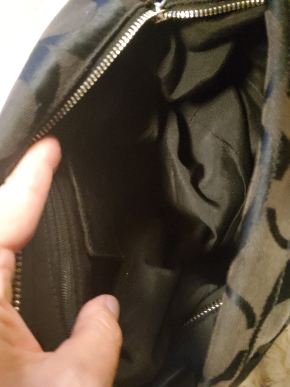 Coach Black Signature C Carly Shoulder Bag HOBO F15067 VGUC ~ EUC 1 Flaw - Picture 3 of 15